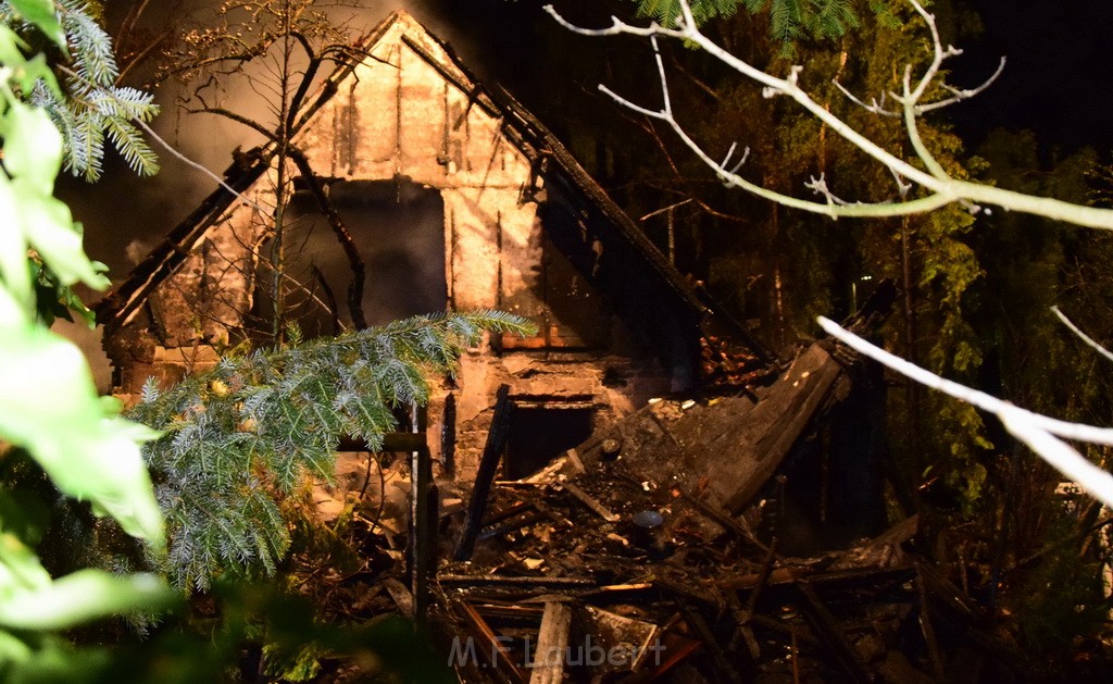 Grossfeuer Einfamilienhaus Siegburg Muehlengrabenstr P0319.JPG - Miklos Laubert